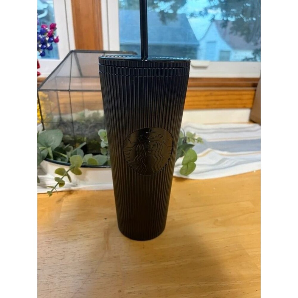Brand New Starbucks 24oz Black Metallic Ribbed Tumbler with Lid and Straw